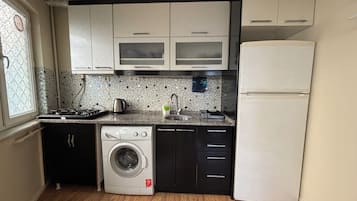 Familienapartment, Balkon | Eigene Küche | Mini-Kühlschrank, Mikrowelle, Herdplatte, Kochgeschirr/Geschirr/Besteck