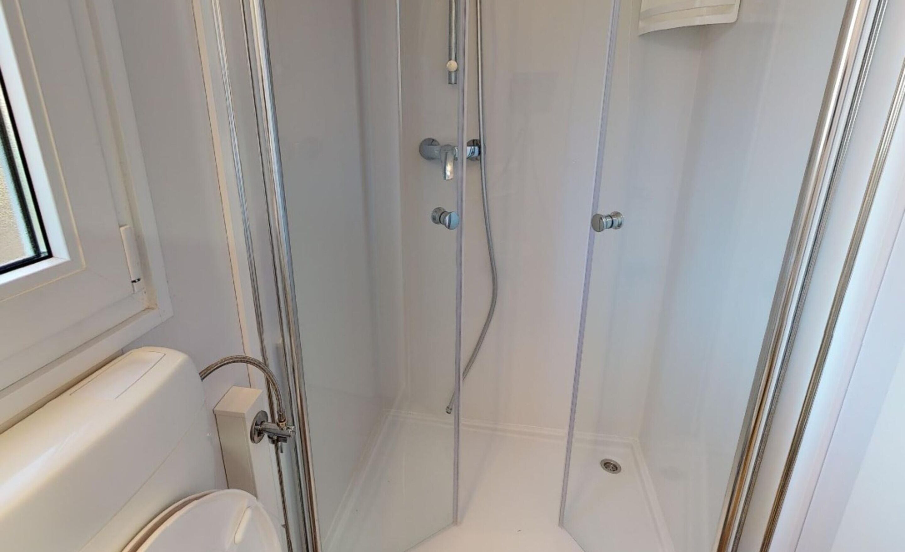 Mobile Home | Bathroom
