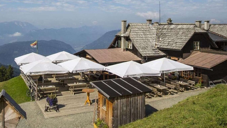 Mobile Home in Bodensdorf Near Ski & Lake