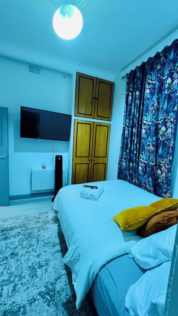 1 bedroom, iron/ironing board, WiFi, bed sheets