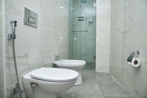 Free toiletries, slippers, towels, soap - Royalbirds Hotel & Towers (Akure)