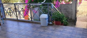 Deluxe Double Room – Clean & Relaxing Stay Near Beach + Free Parking