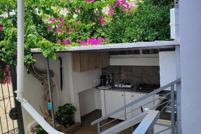 Deluxe Double Room – Clean & Relaxing Stay Near Beach + Free Parking