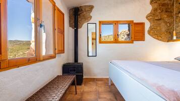 1 habitación, tabla de planchar con plancha, wifi y ropa de cama