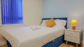 Apartment, 2 Bedrooms | Soundproofing, iron/ironing board, free WiFi