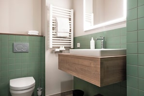 Basic Double Room | Bathroom | Shower, hair dryer, towels, soap