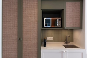 Basic Double Room | Private kitchen | Fridge