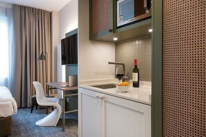 Chambre Double | Cuisine privée | Réfrigérateur, micro-ondes