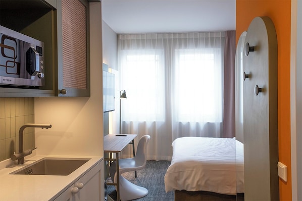 基本雙人房 | 客房內保險箱、遮光布/窗簾、隔音、免費無線上網