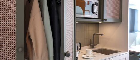 Basic Double Room | Private kitchen | Fridge