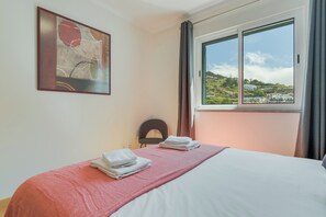 2 slaapkamers, een strijkplank/strijkijzer, wifi, beddengoed