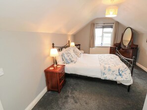 1 makuuhuone, yksilöllisesti sisustettu, yksilöllisesti kalustettu