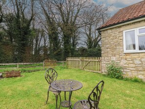 Interior - Walnut Cottage (York)
