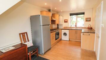 Dishwasher, cookware/dishes/utensils