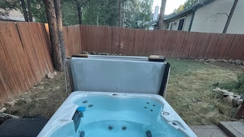 Baignoire à remous extérieure