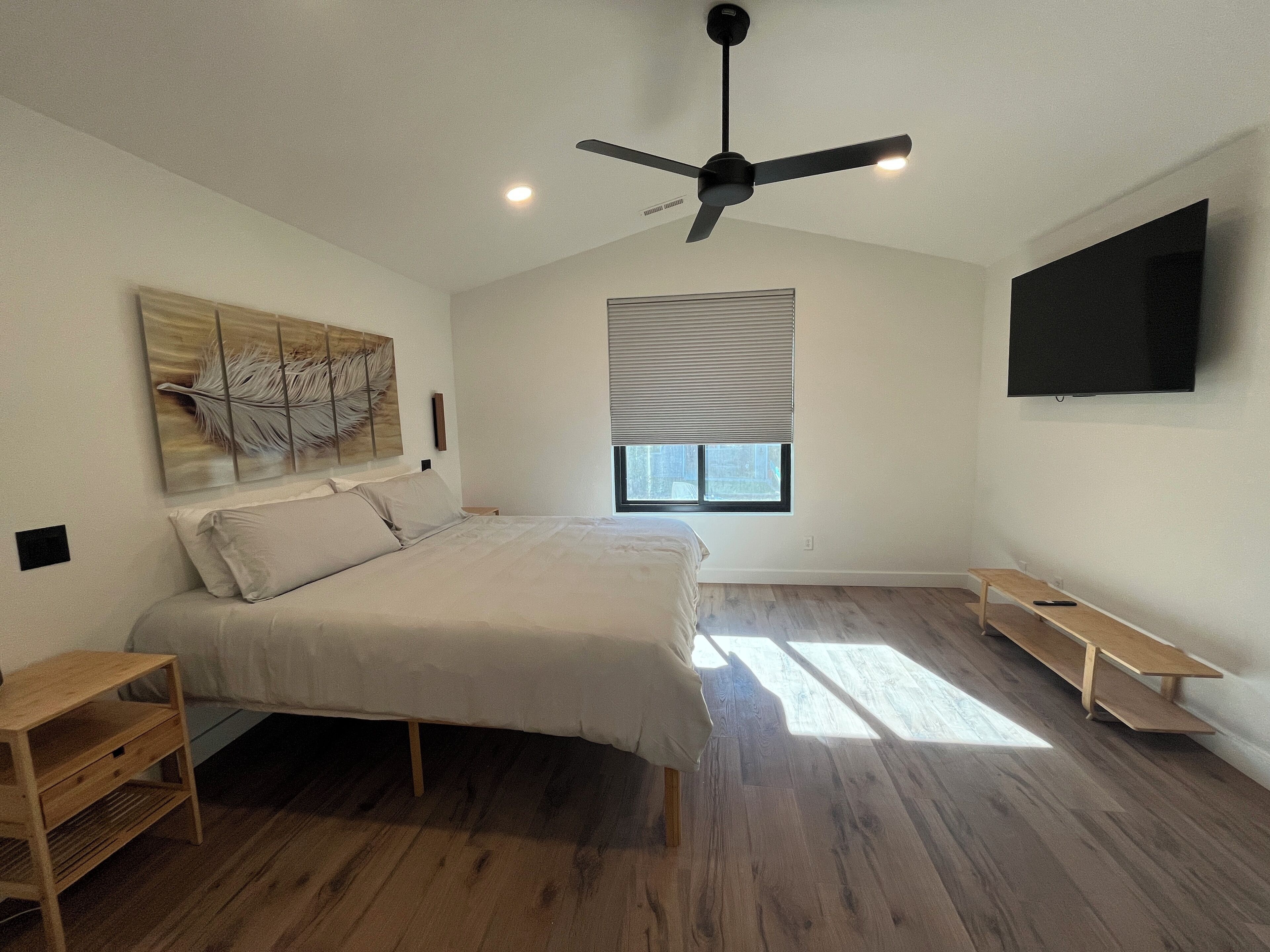 4 slaapkamers, een strijkplank/strijkijzer, gratis wifi, beddengoed