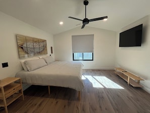 4 bedrooms, iron/ironing board, free WiFi, bed sheets