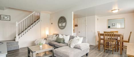 Apartment (2 Bedrooms) | Front of property