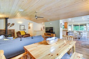 House (4 Bedrooms) | Interior - Gateway to Yosemite: Group-friendly Groveland Home (Groveland)