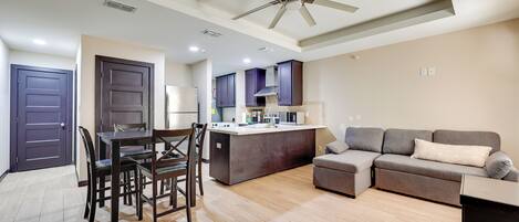 Apartment (2 Bedrooms) | Front of property