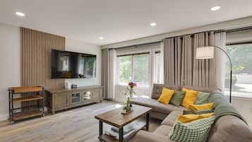 Apartemen (3 Bedrooms) | Bagian depan properti