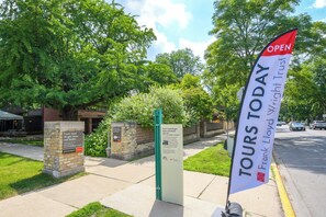 Apartment (3 Bedrooms) | Interior - Prime Oak Park Location: Modern Home w/ Yard! (Oak Park)