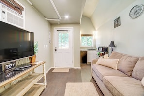 Apartment (0 Bedroom) | Interior