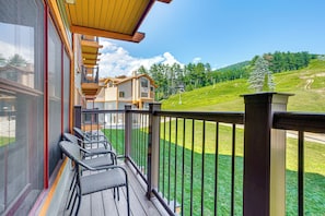 Apartment (3 Bedrooms) | Front of property