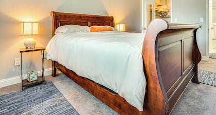 Lake Access & Community Pool: Cozy Condo in Mound