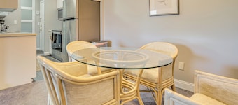 Lake Access & Community Pool: Cozy Condo in Mound