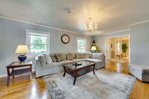 House (4 Bedrooms) | Interior