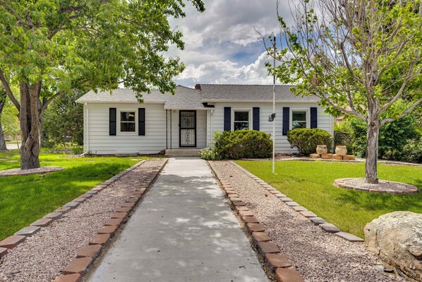 House (4 Bedrooms) | Front of property