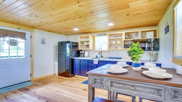 House (1 Bedroom) | Interior