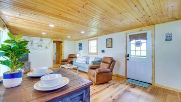 House (1 Bedroom) | Interior