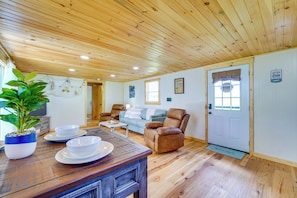 House (1 Bedroom) | Interior