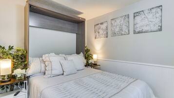 Apartment (0 Bedroom) | Interior