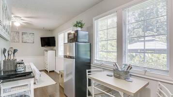 Apartment (0 Bedroom) | Bahagian dalam