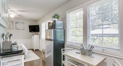 2 Mi to Dtwn Forest Grove: Quiet Studio w/ Yard