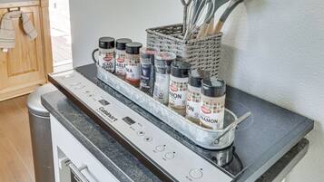 Apartment (0 Bedroom) | Bahagian dalam