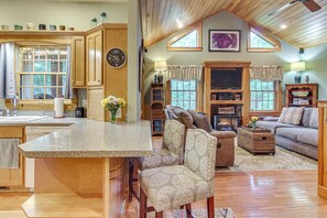 Interior - Wraparound Porch w/ Views: Blue Ridge Mtn Gem! (Bakersville)