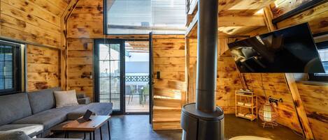 House, Smoking | 1 bedroom, Internet