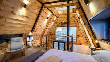 House, Smoking | 2 bedrooms, desk, Internet