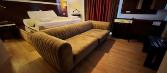 MOLA INN