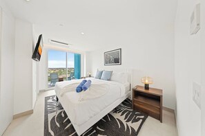 3 bedrooms, travel cot, free WiFi, bed sheets