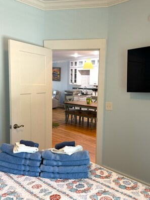 Interior - Sandy Dreams, 2-bedroom dog-friendly duplex in Garden City w/fenced yard (Murrells Inlet)