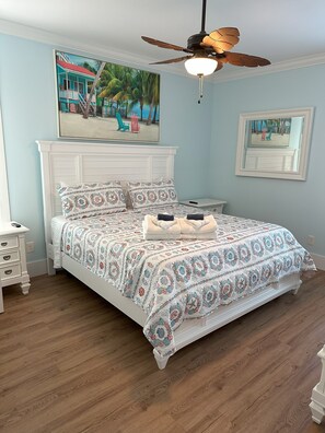 2 bedrooms, iron/ironing board, WiFi, bed sheets - Sandy Dreams, 2-bedroom dog-friendly duplex in Garden City w/fenced yard (Murrells Inlet)