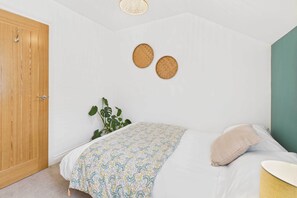 2 bedrooms, iron/ironing board, travel cot, WiFi