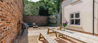 Host & Stay | Bracken Cottage