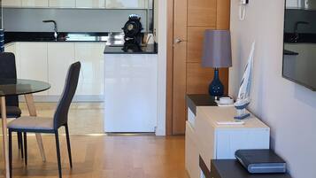 Apartment, 1 Bedroom, Accessible, Balcony | Interior