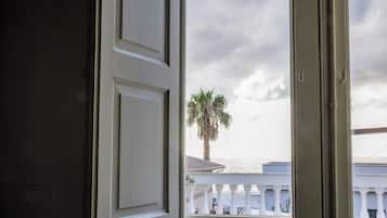 Family Studio Suite, Sea View | In-room safe, laptop workspace, blackout drapes, free WiFi